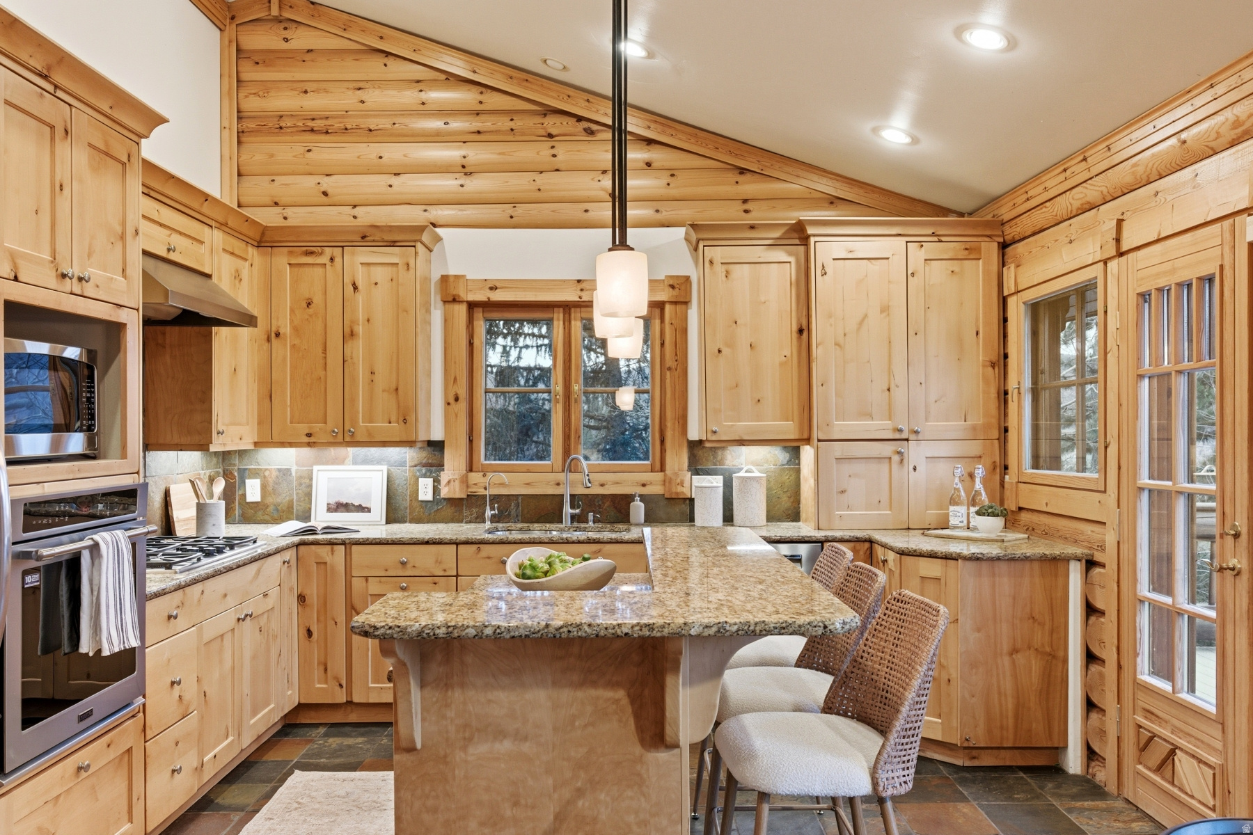 HIDDEN COVE - Residential