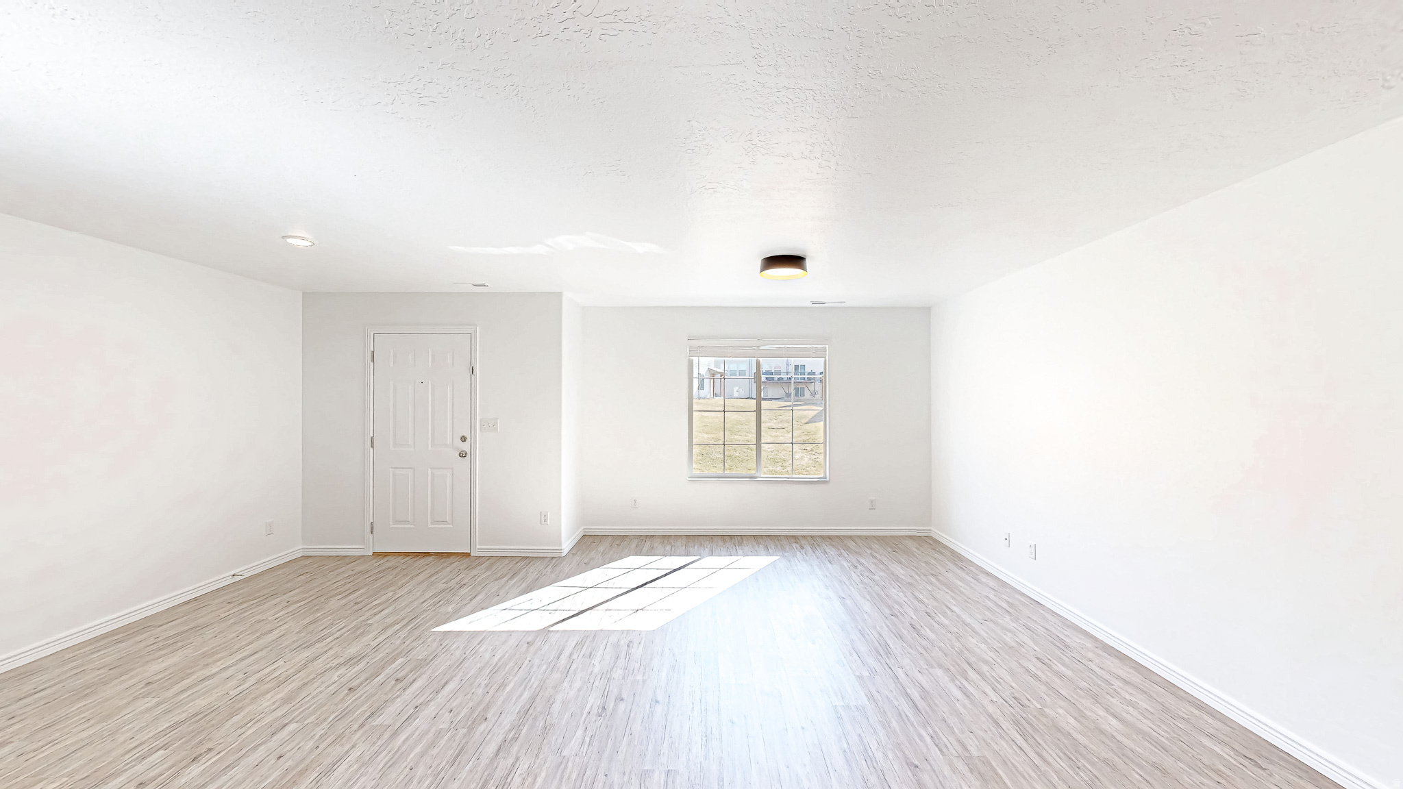 WHISPERING WILLOW - Residential