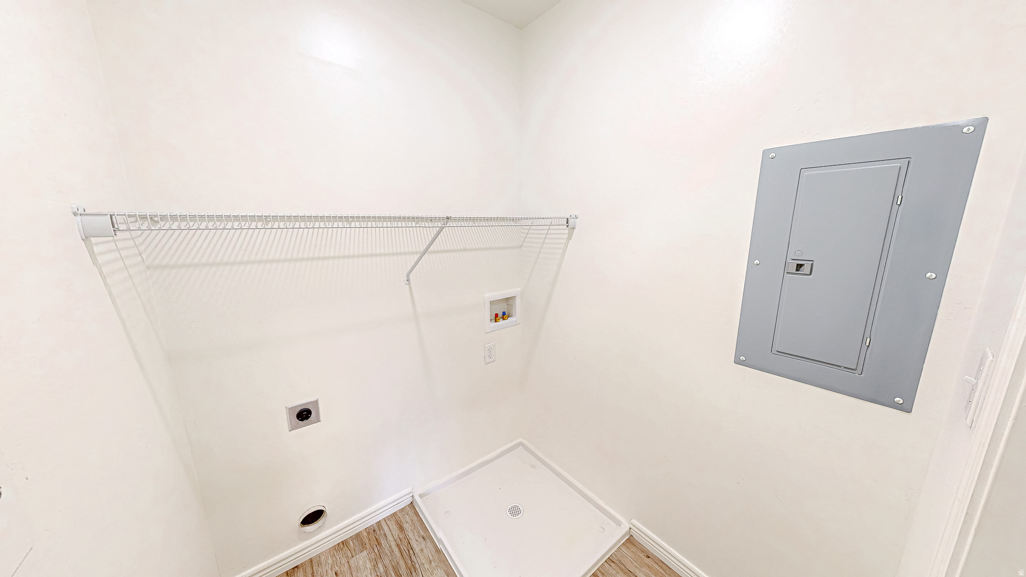 WHISPERING WILLOW - Residential