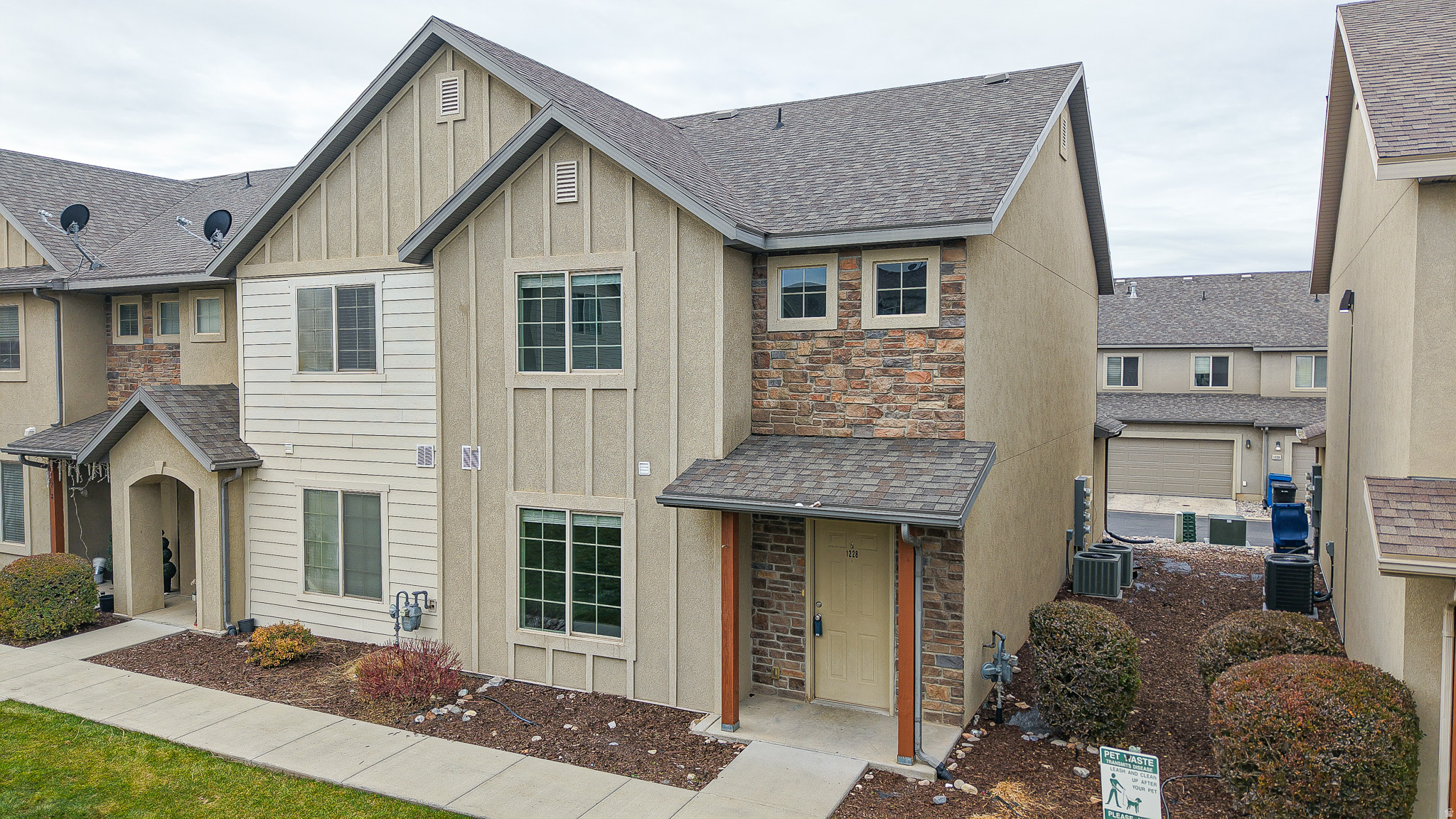 WHISPERING WILLOW - Residential