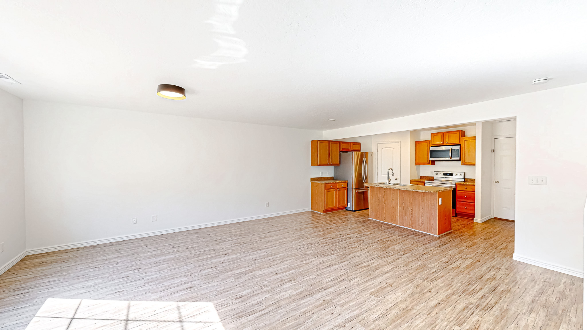 WHISPERING WILLOW - Residential