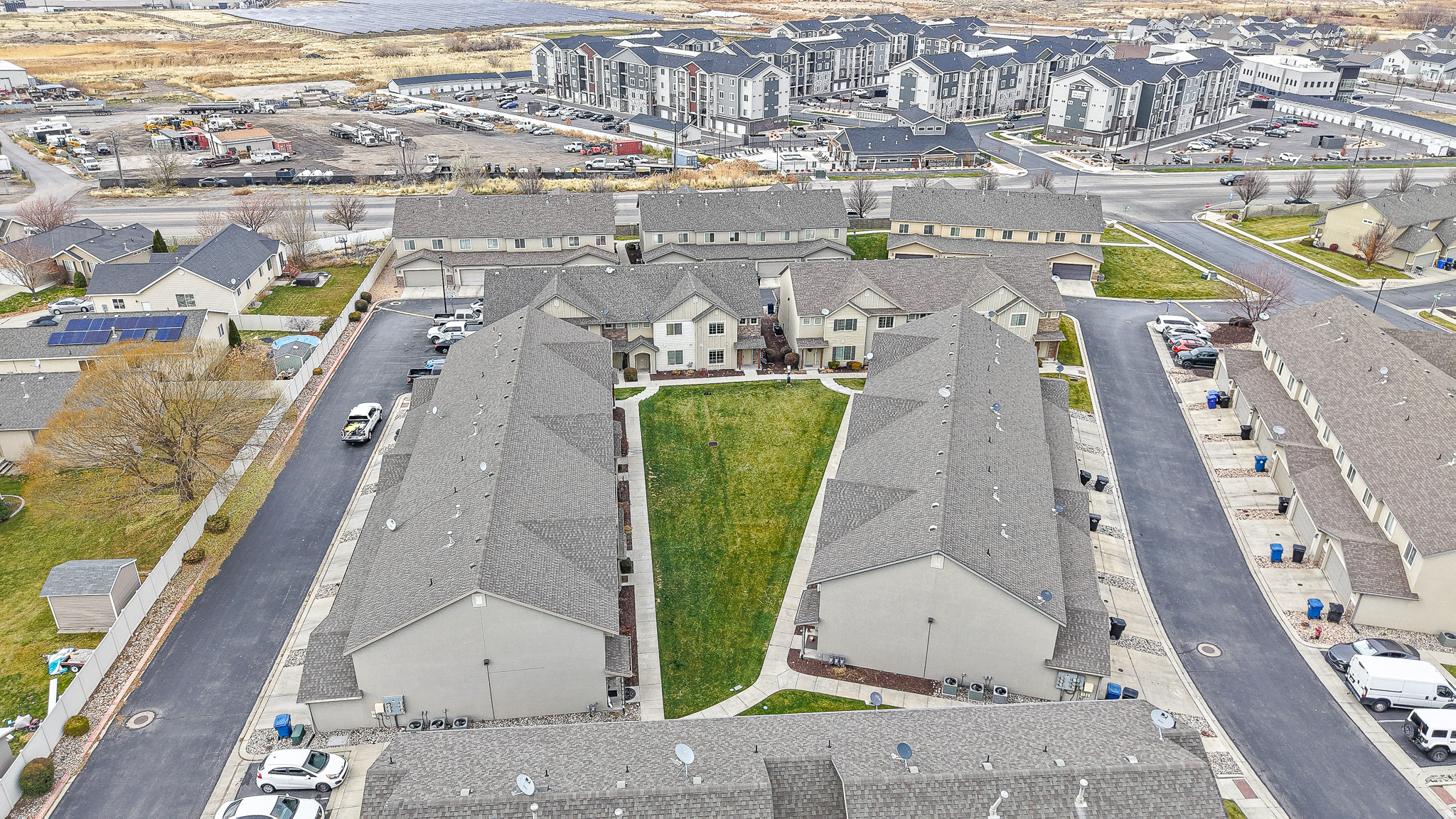 WHISPERING WILLOW - Residential