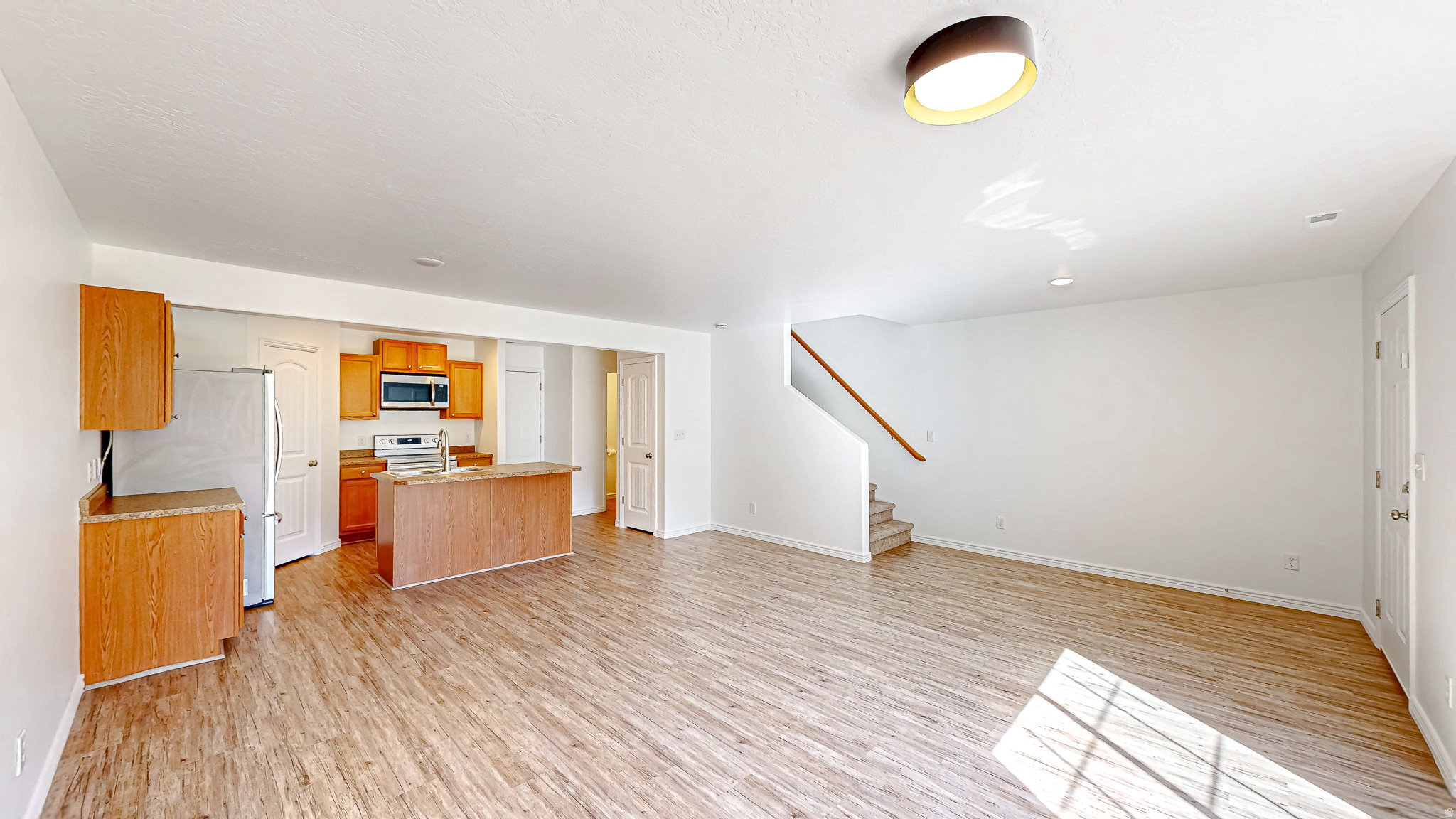 WHISPERING WILLOW - Residential