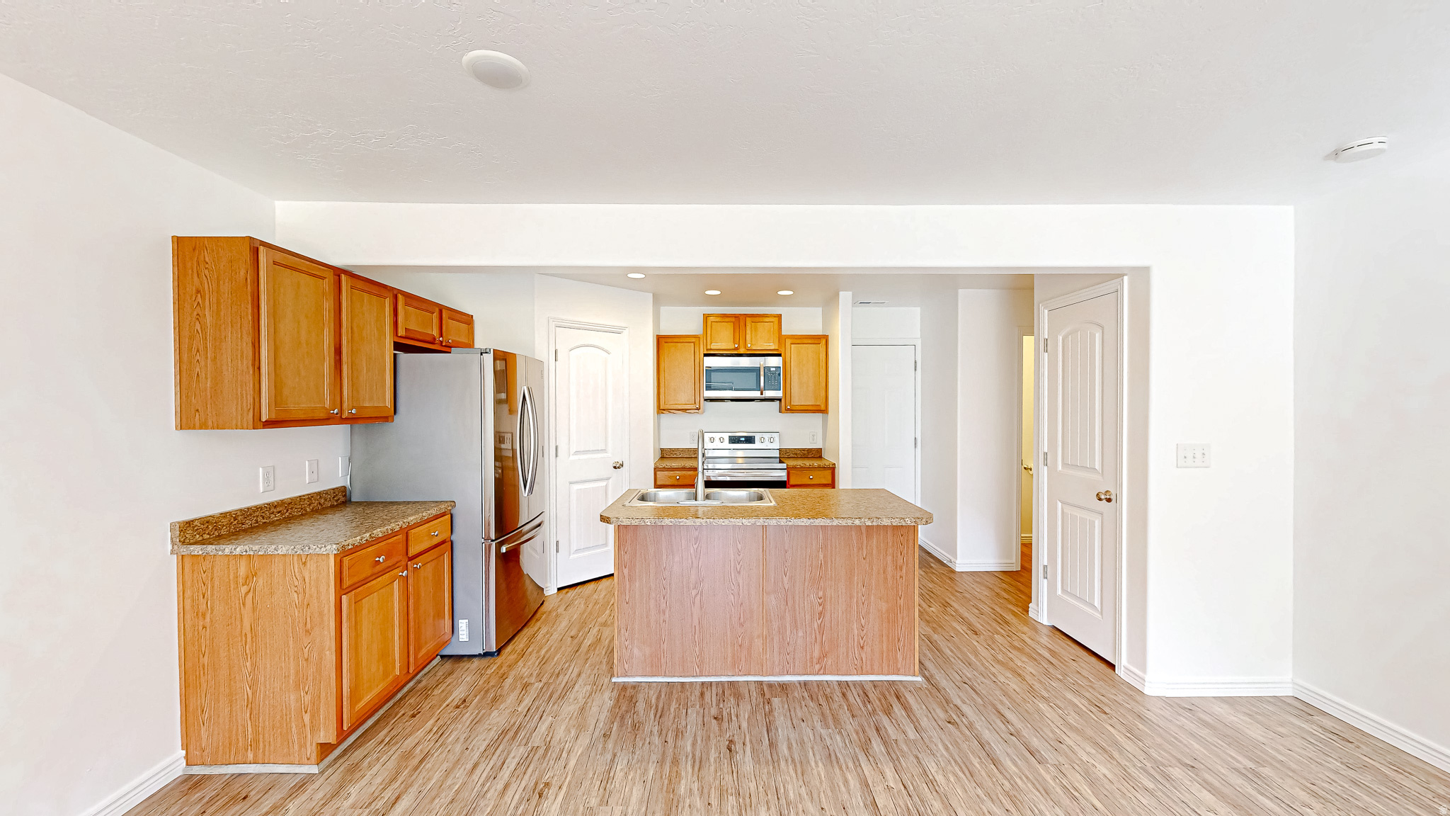 WHISPERING WILLOW - Residential