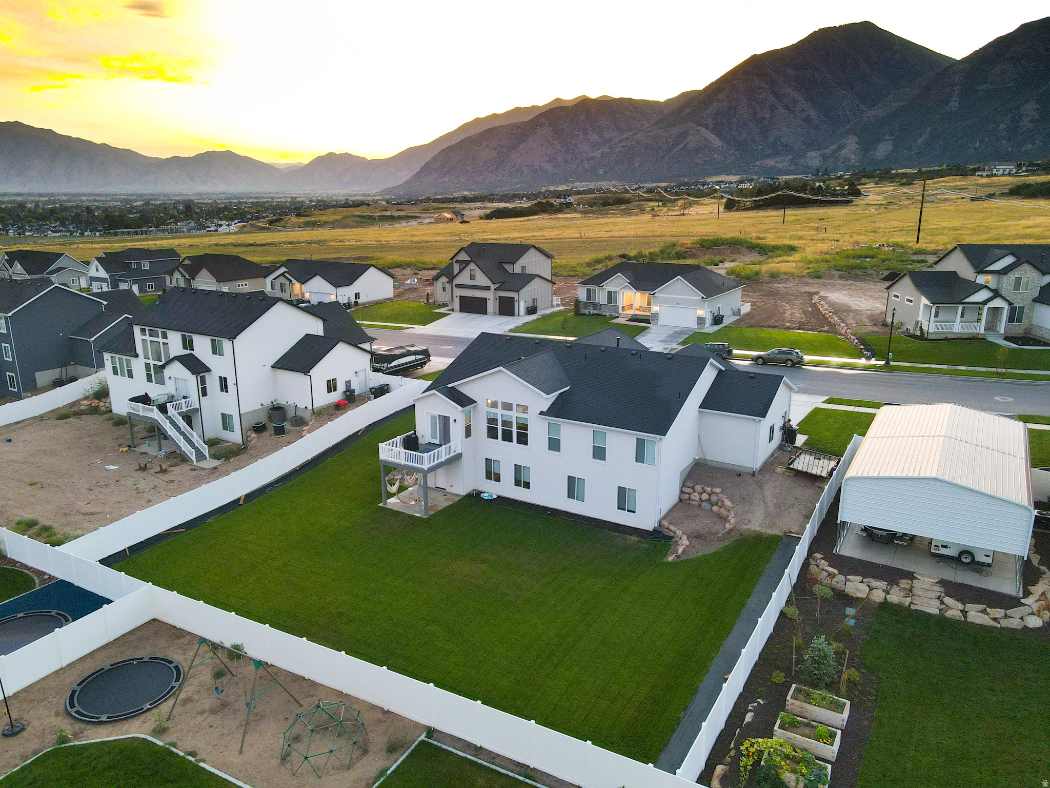 CARSON RIDGE - Residential