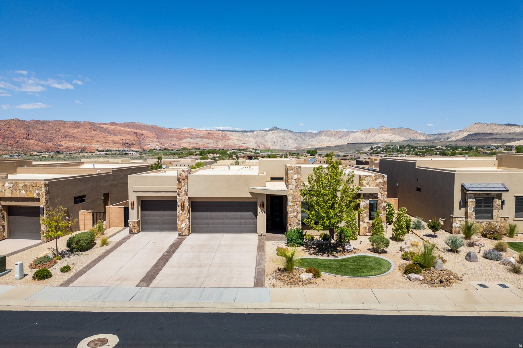 LEDGES OF ST GEORGE WHITE ROCKS PH 6 - Residential