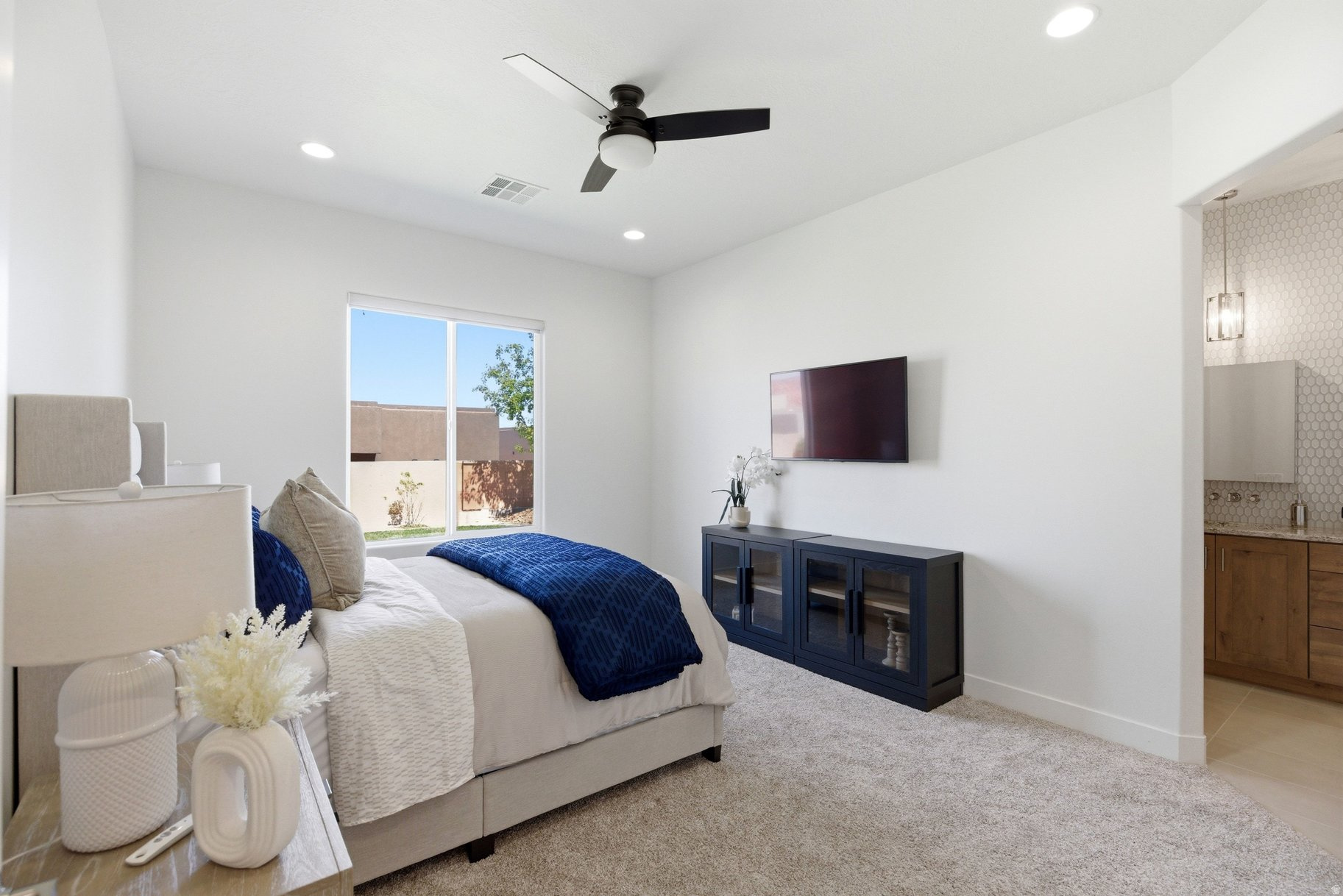 LEDGES OF ST GEORGE WHITE ROCKS PH 6 - Residential