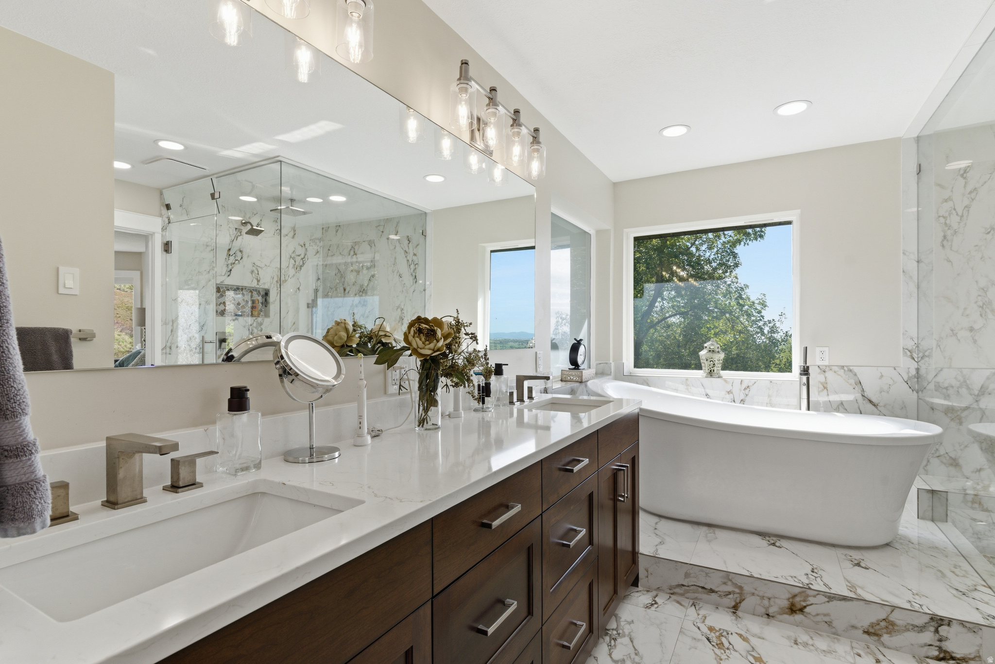 TANGLEWOOD/TWIN PEAK - Residential