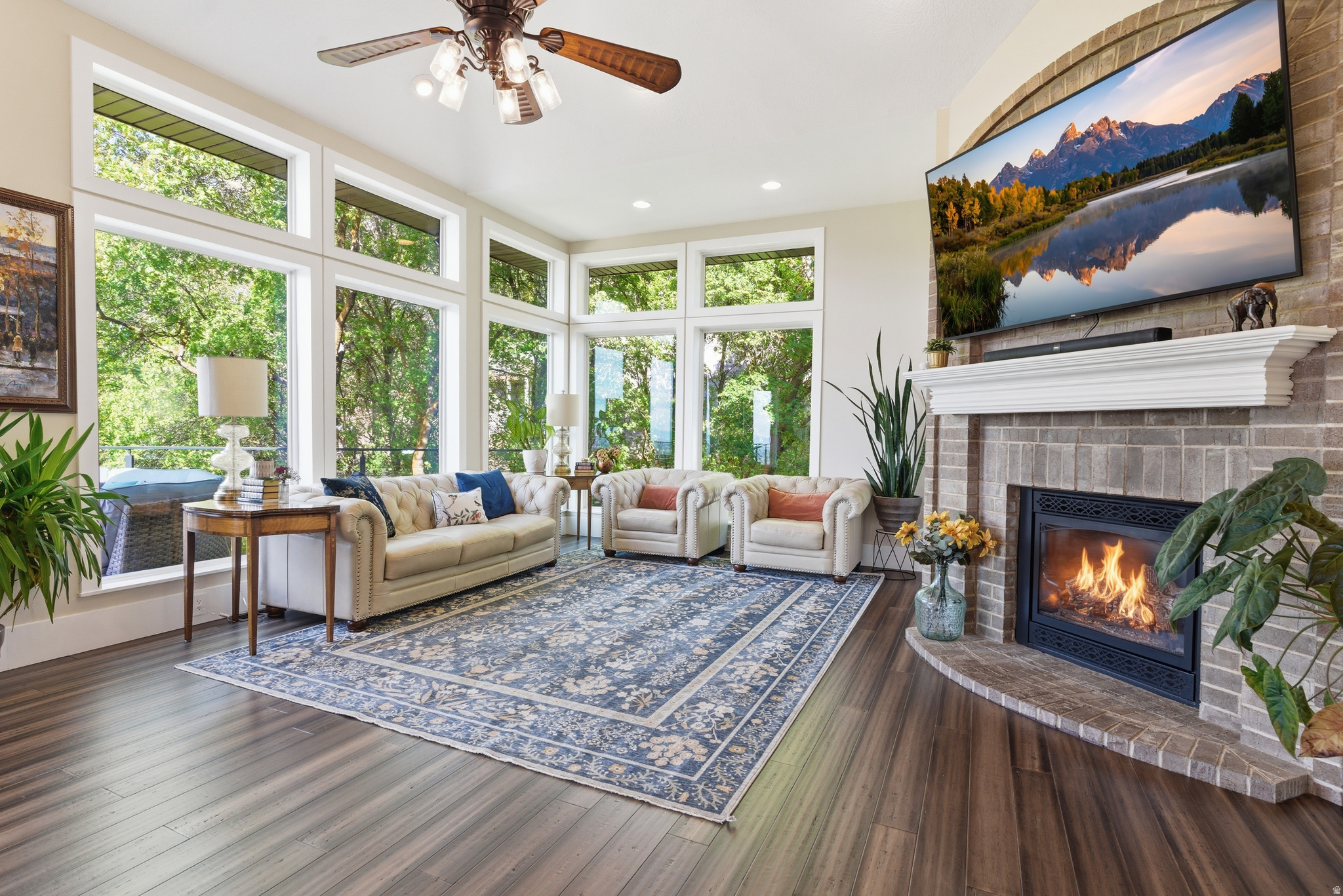 TANGLEWOOD/TWIN PEAK - Residential