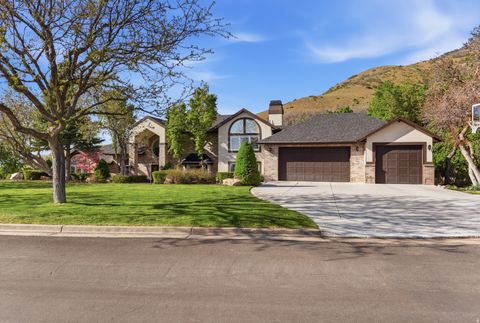 Tiny photo for 3311 COVE CIR, Layton, UT 84040 (MLS # 2154314)