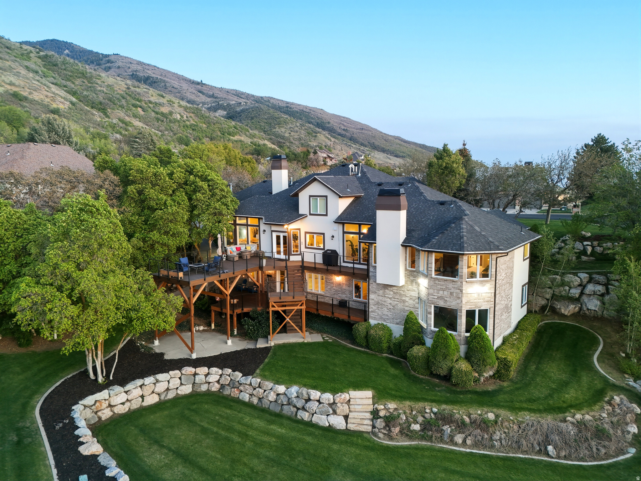 TANGLEWOOD/TWIN PEAK - Residential