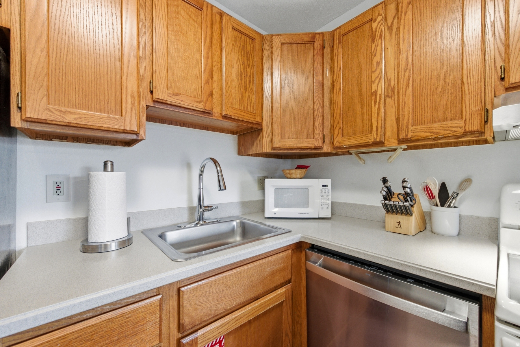 CARRIAGE HOUSE CONDOMINIUMS - Residential