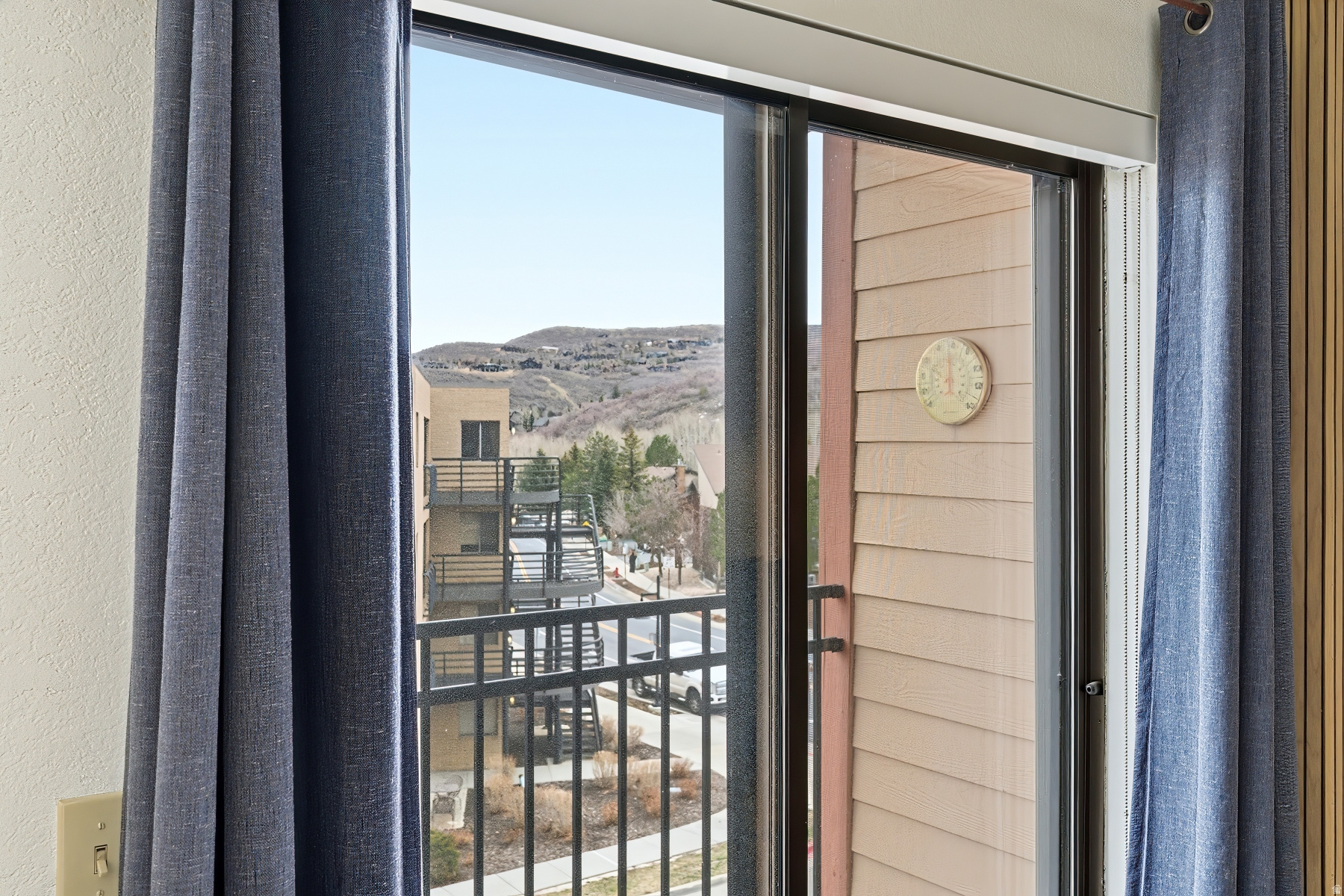 CARRIAGE HOUSE CONDOMINIUMS - Residential