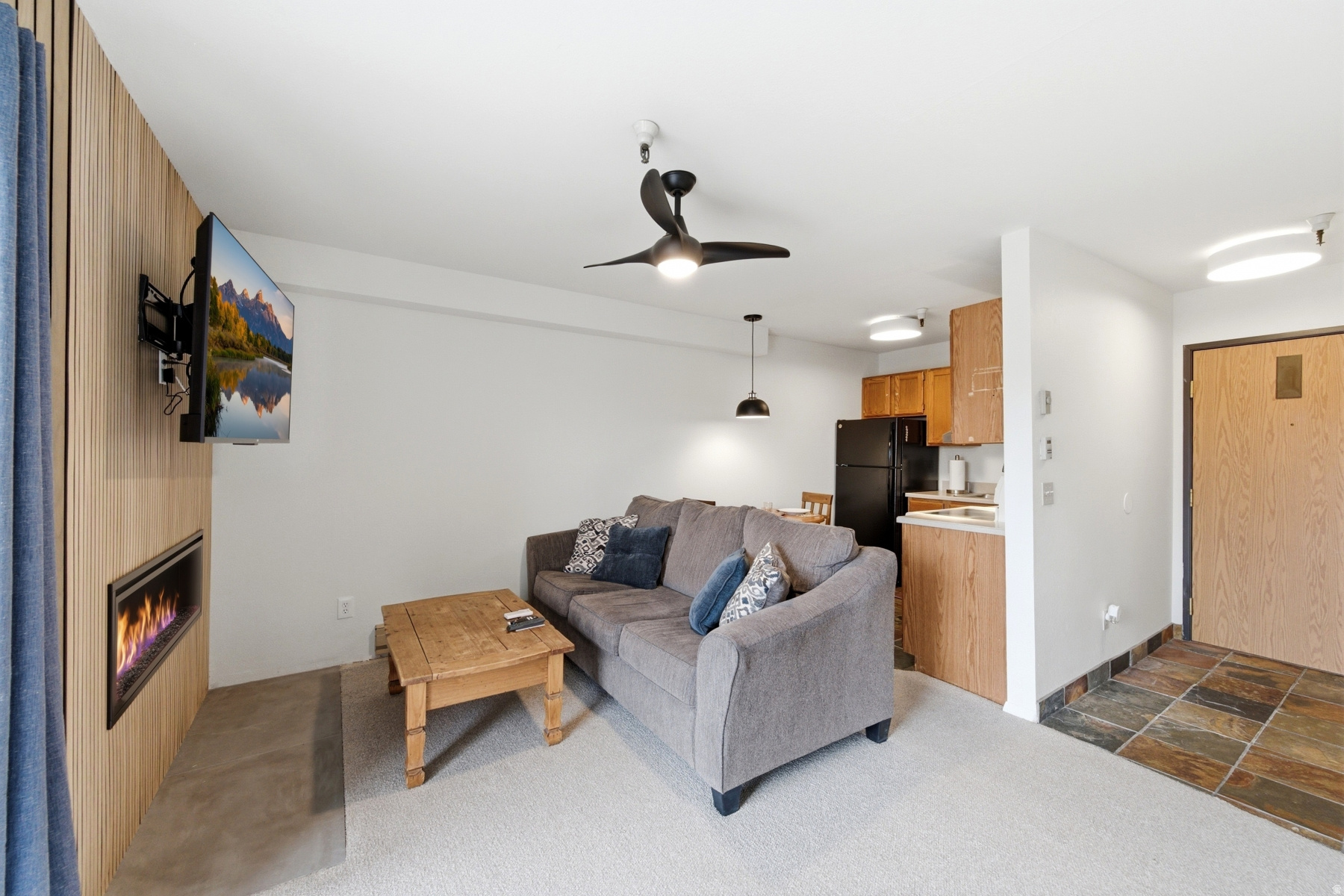 CARRIAGE HOUSE CONDOMINIUMS - Residential