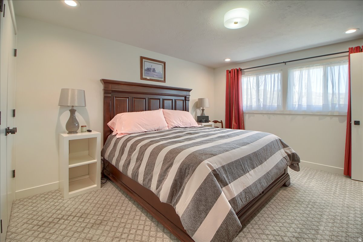 TASRRACES OF ROSE PARK - Residential