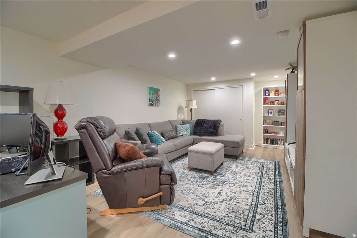 TASRRACES OF ROSE PARK - Residential