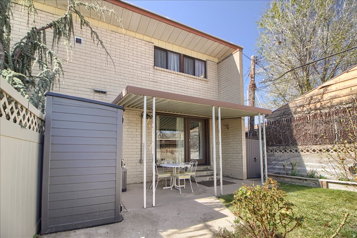 TASRRACES OF ROSE PARK - Residential