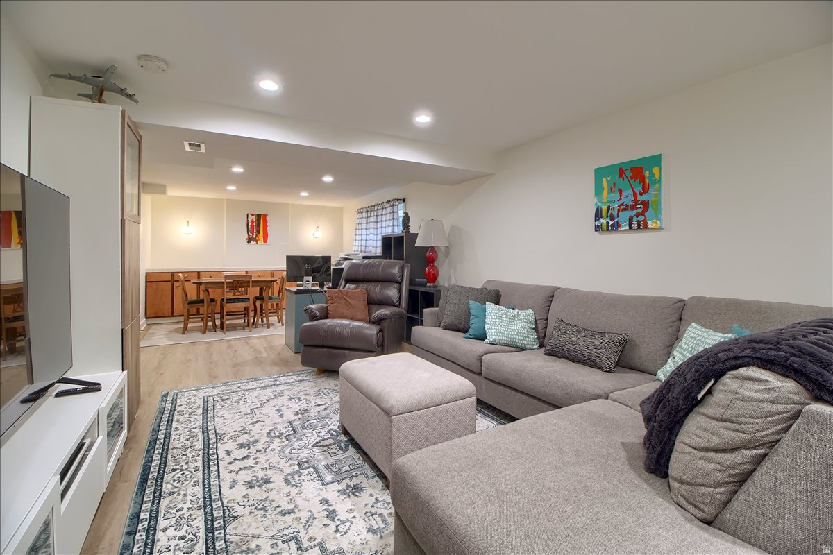 TASRRACES OF ROSE PARK - Residential