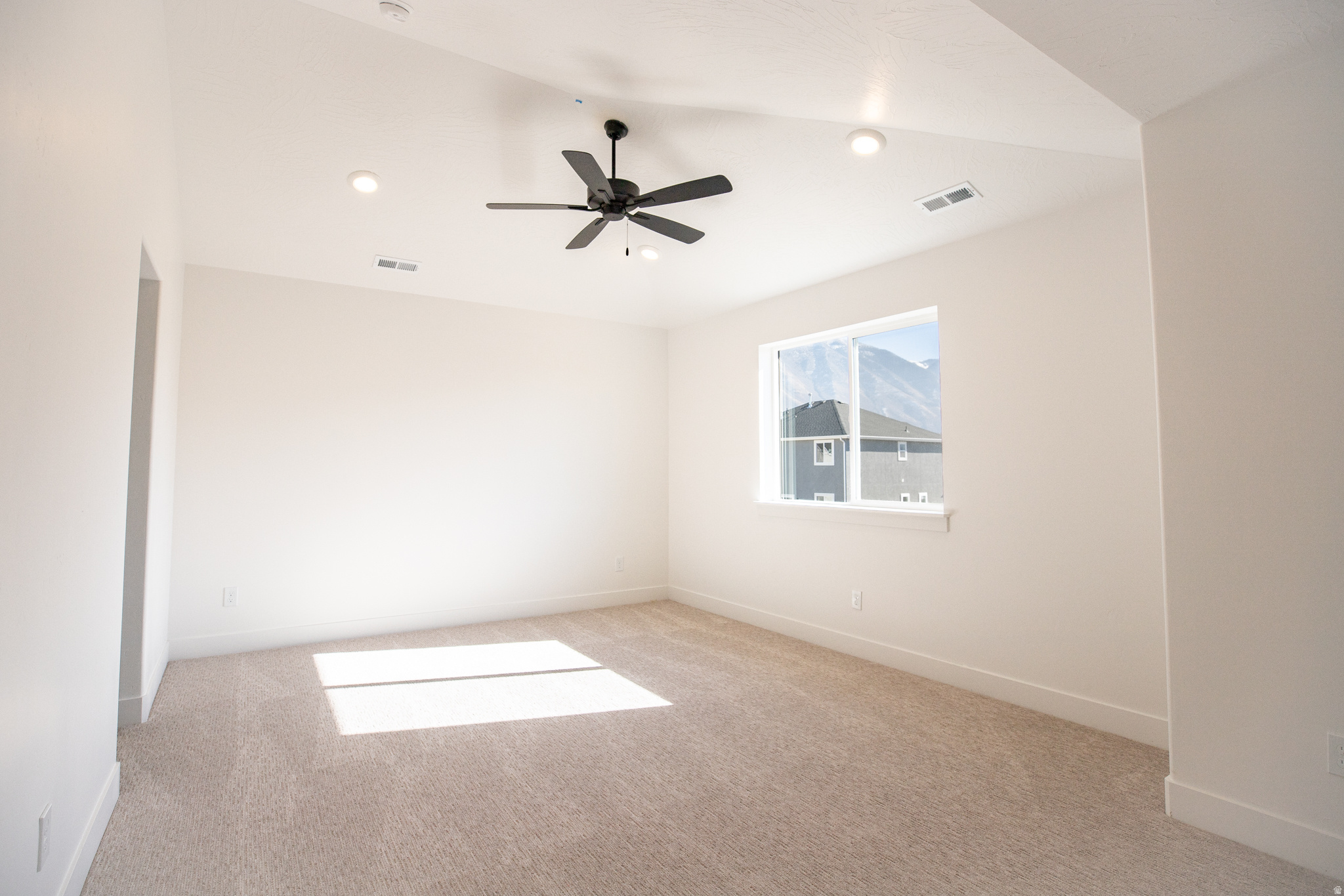 SALEM FIELDS - Residential