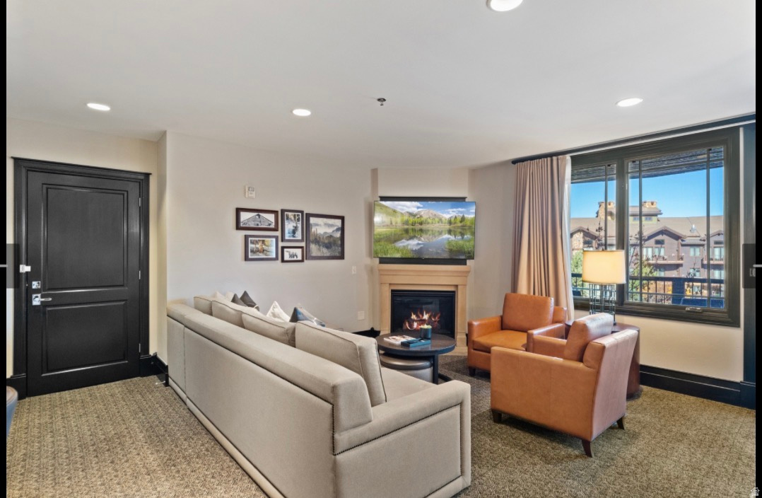 DAKOTA MOUNTAIN LODGE - Residential