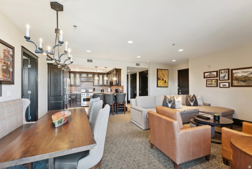 DAKOTA MOUNTAIN LODGE - Residential