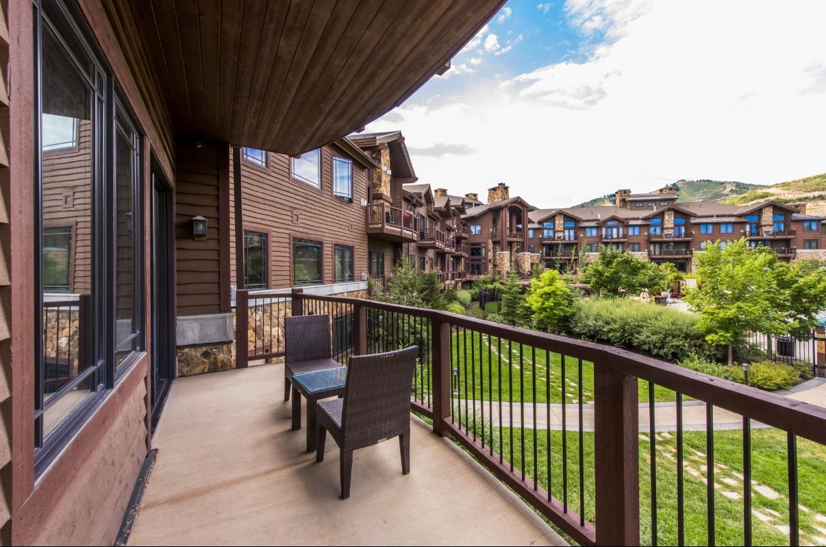 DAKOTA MOUNTAIN LODGE - Residential