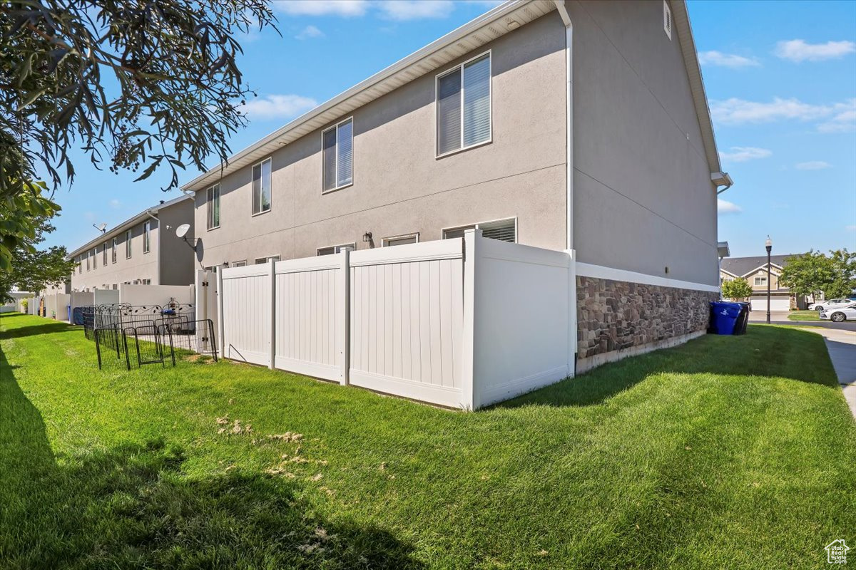 STOKER GARDENS - Residential