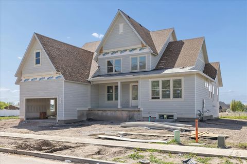 Photo of 452 S DANIEL DR #804, Farmington, UT 84025 (MLS # 2149941)