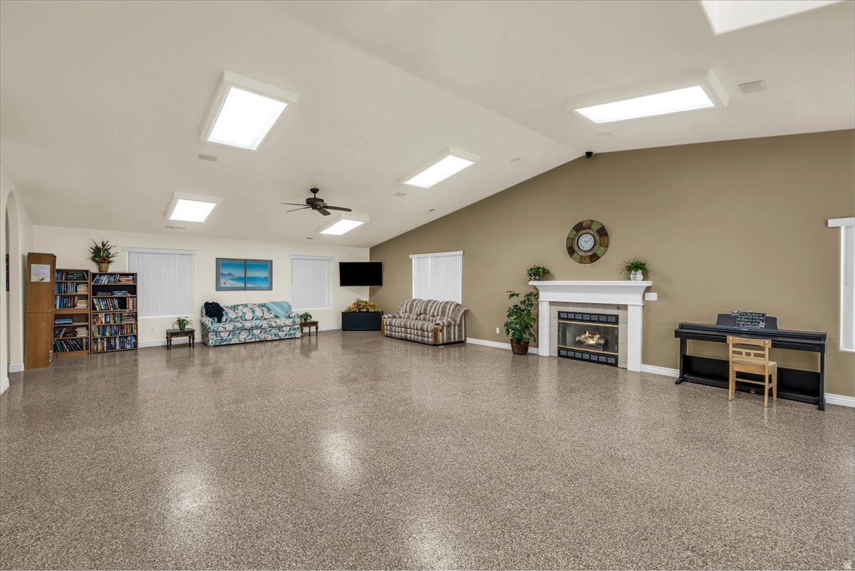 RIDGEPOINTE 1 AMD - Residential