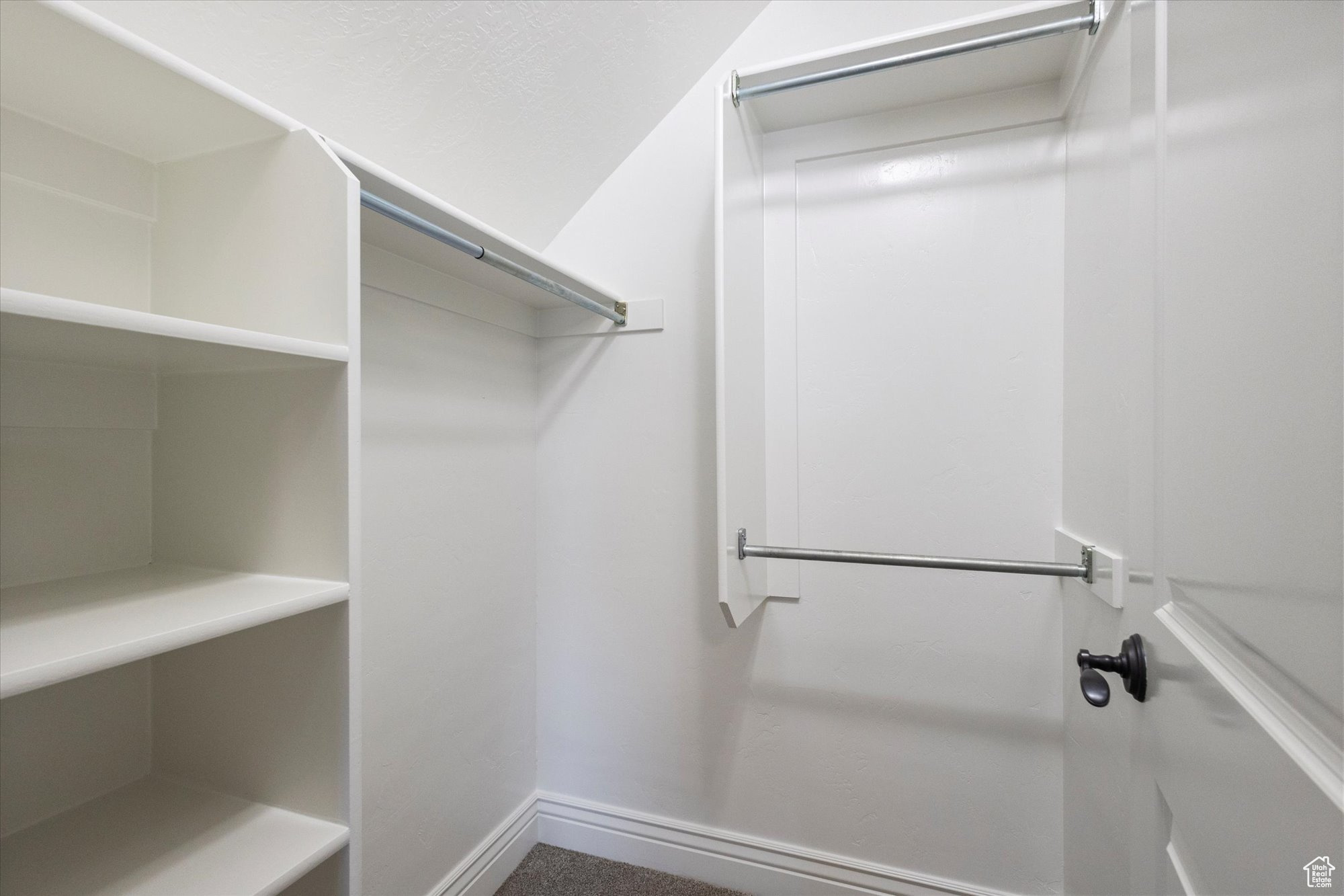 THE BENCHES - Residential