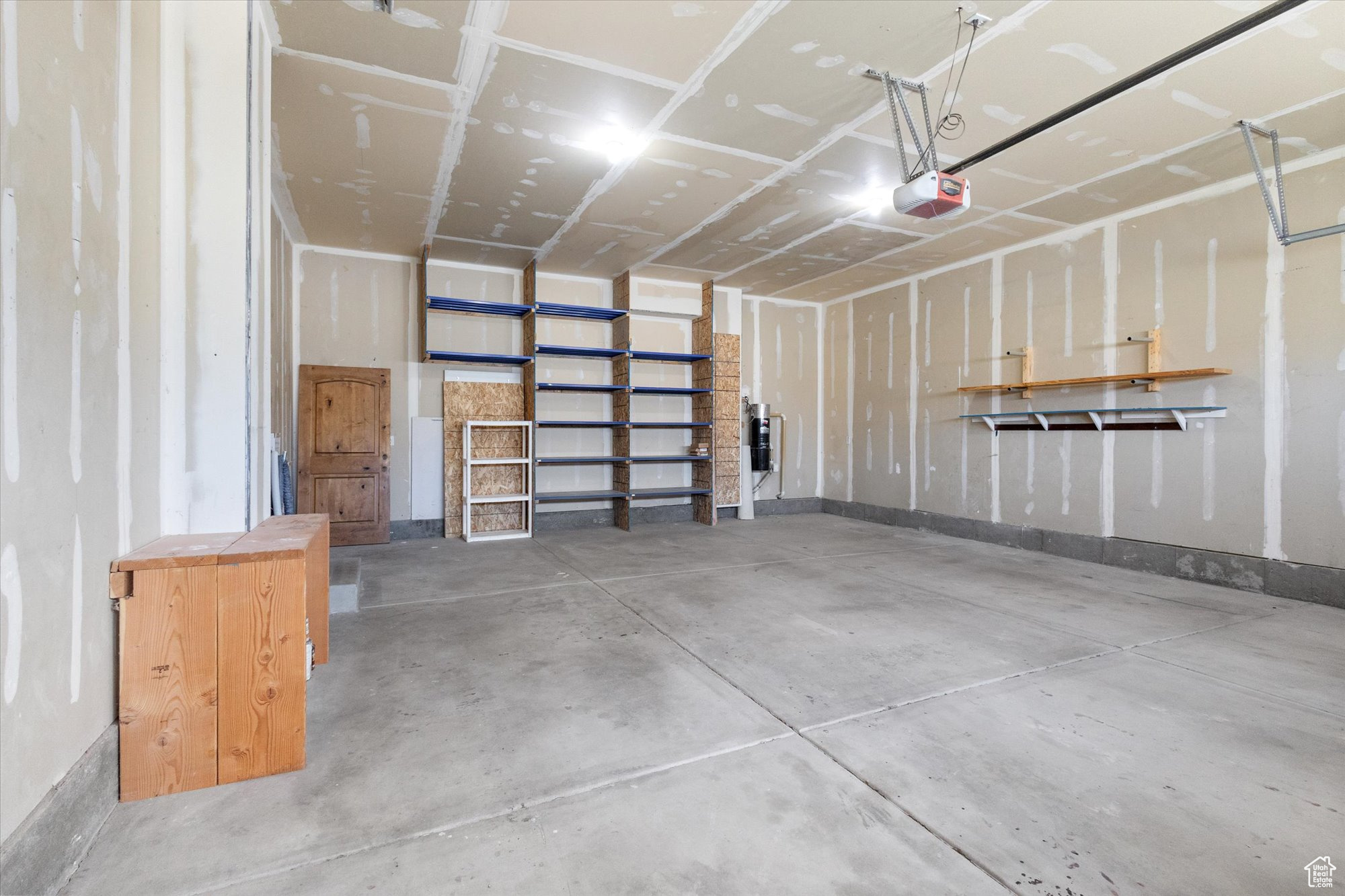 THE BENCHES - Residential