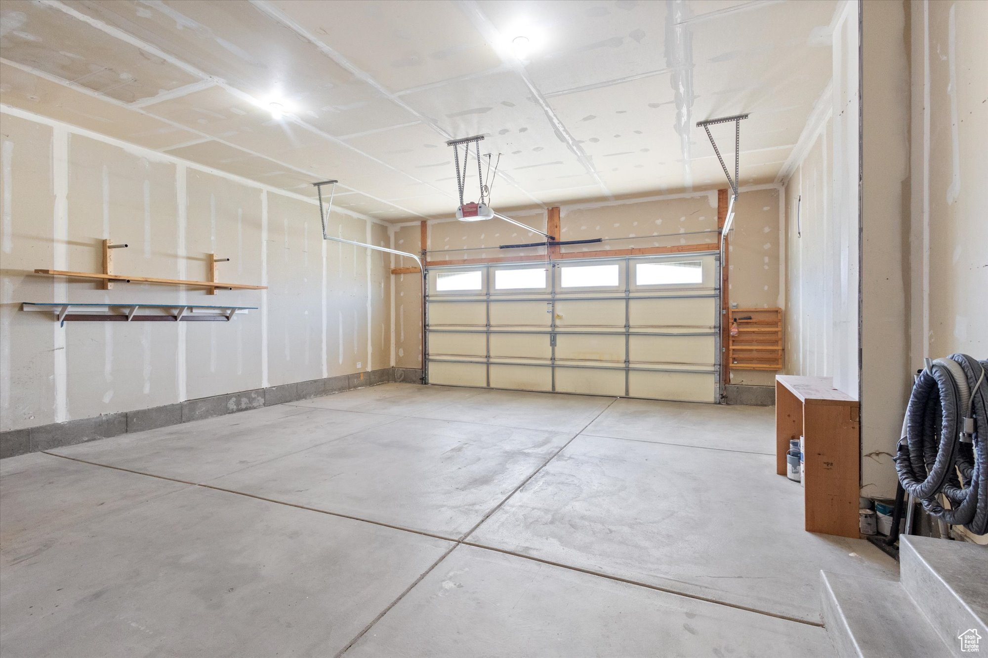 THE BENCHES - Residential