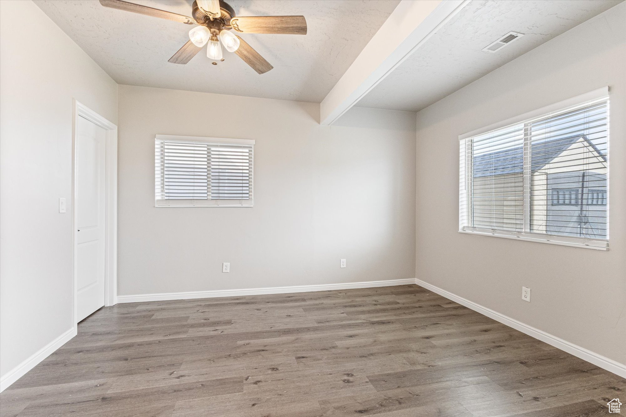 THE BENCHES - Residential