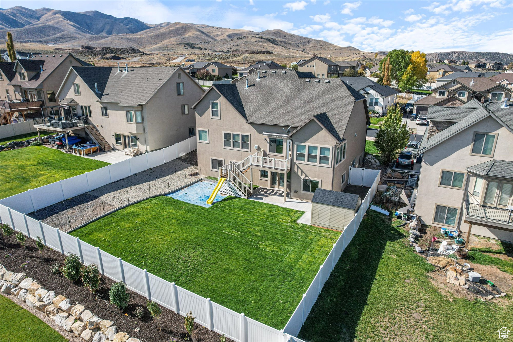 THE BENCHES - Residential