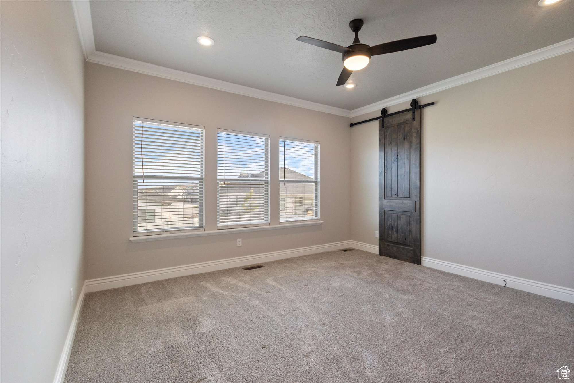 THE BENCHES - Residential