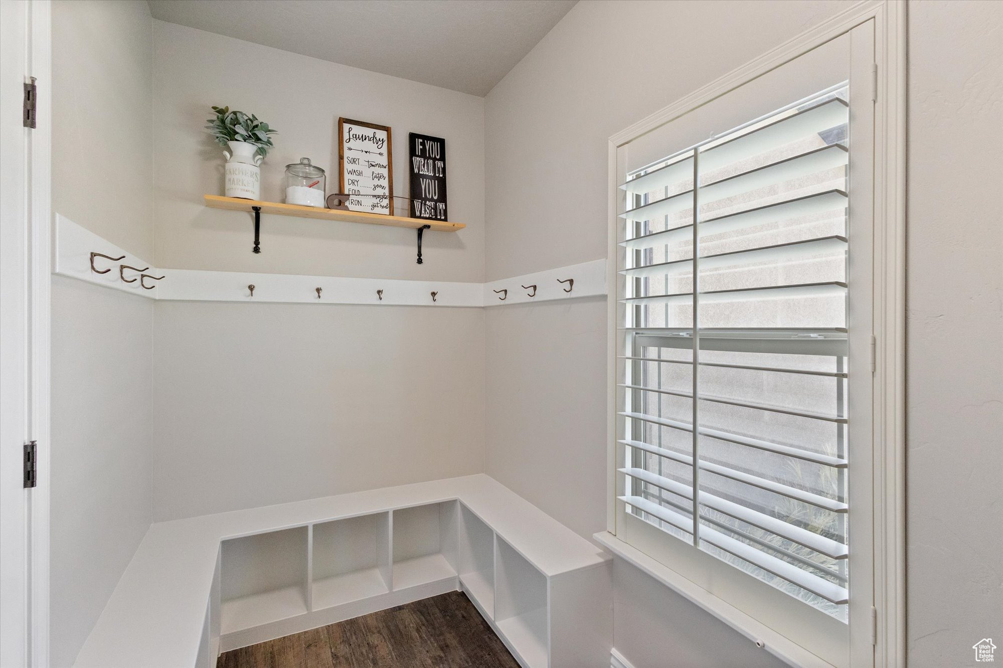 THE BENCHES - Residential