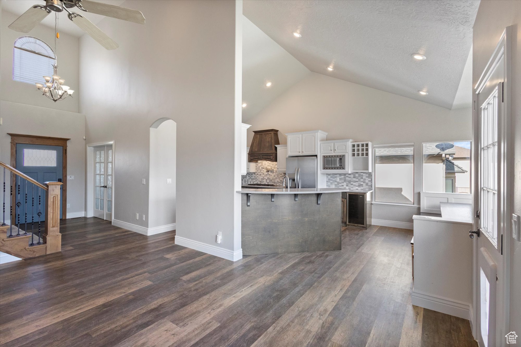 THE BENCHES - Residential