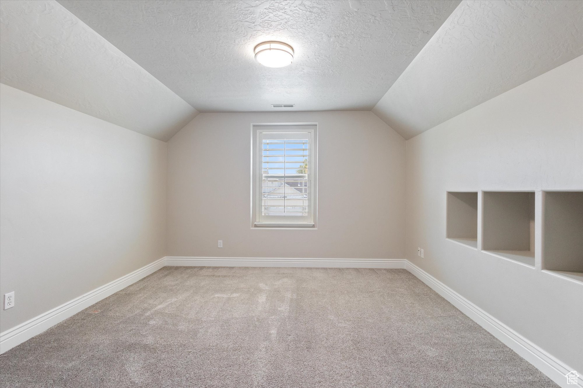 THE BENCHES - Residential