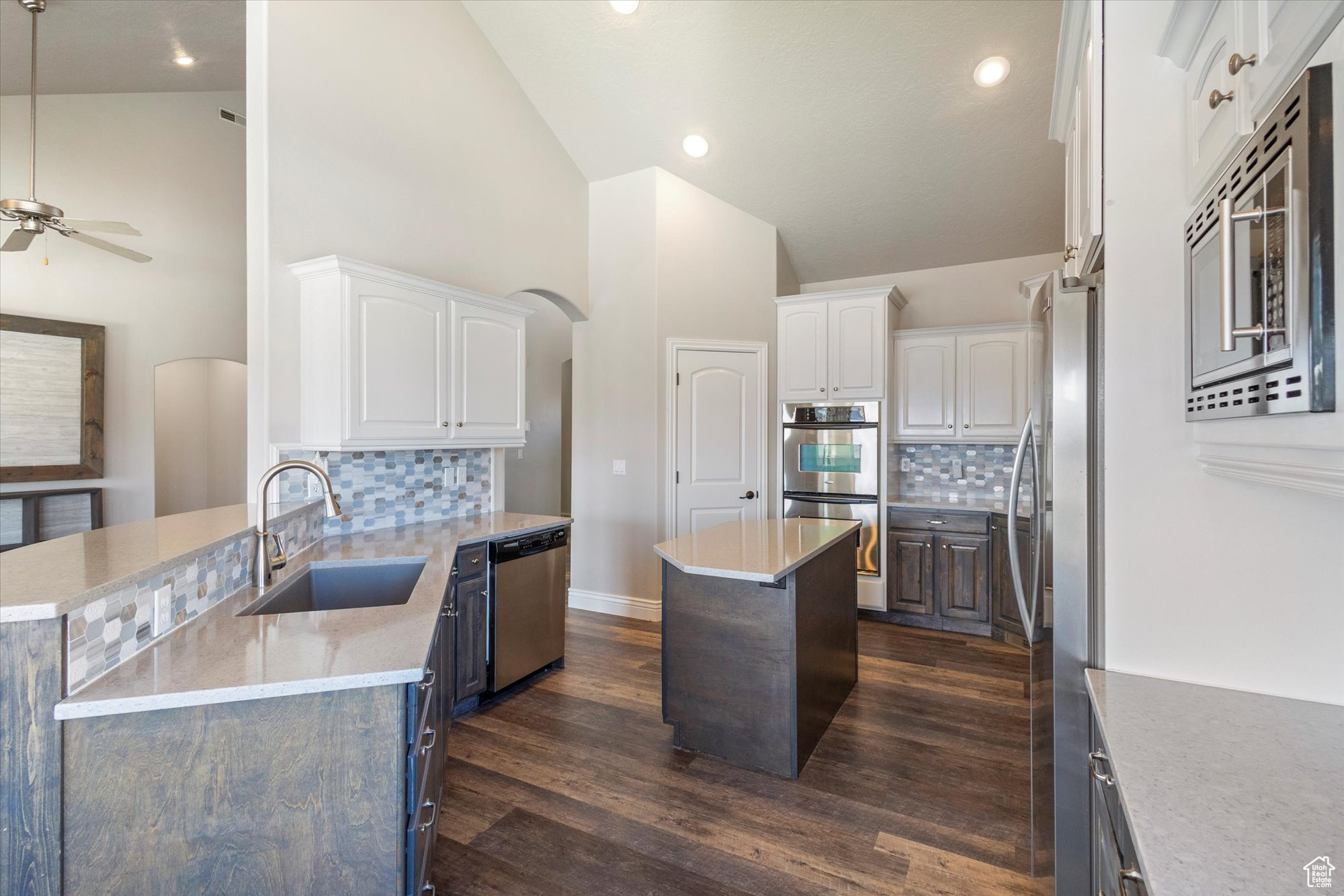 THE BENCHES - Residential