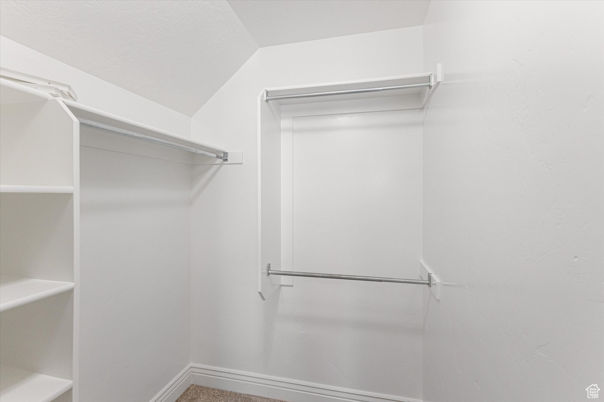 THE BENCHES - Residential