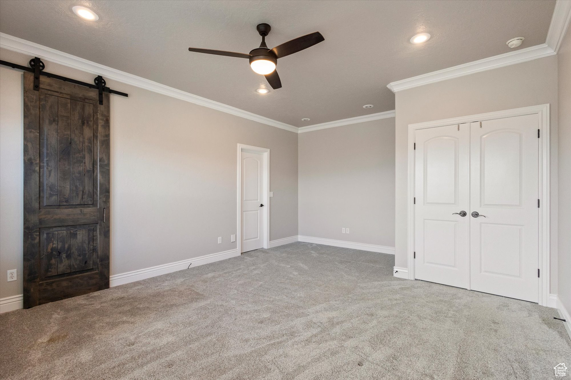 THE BENCHES - Residential