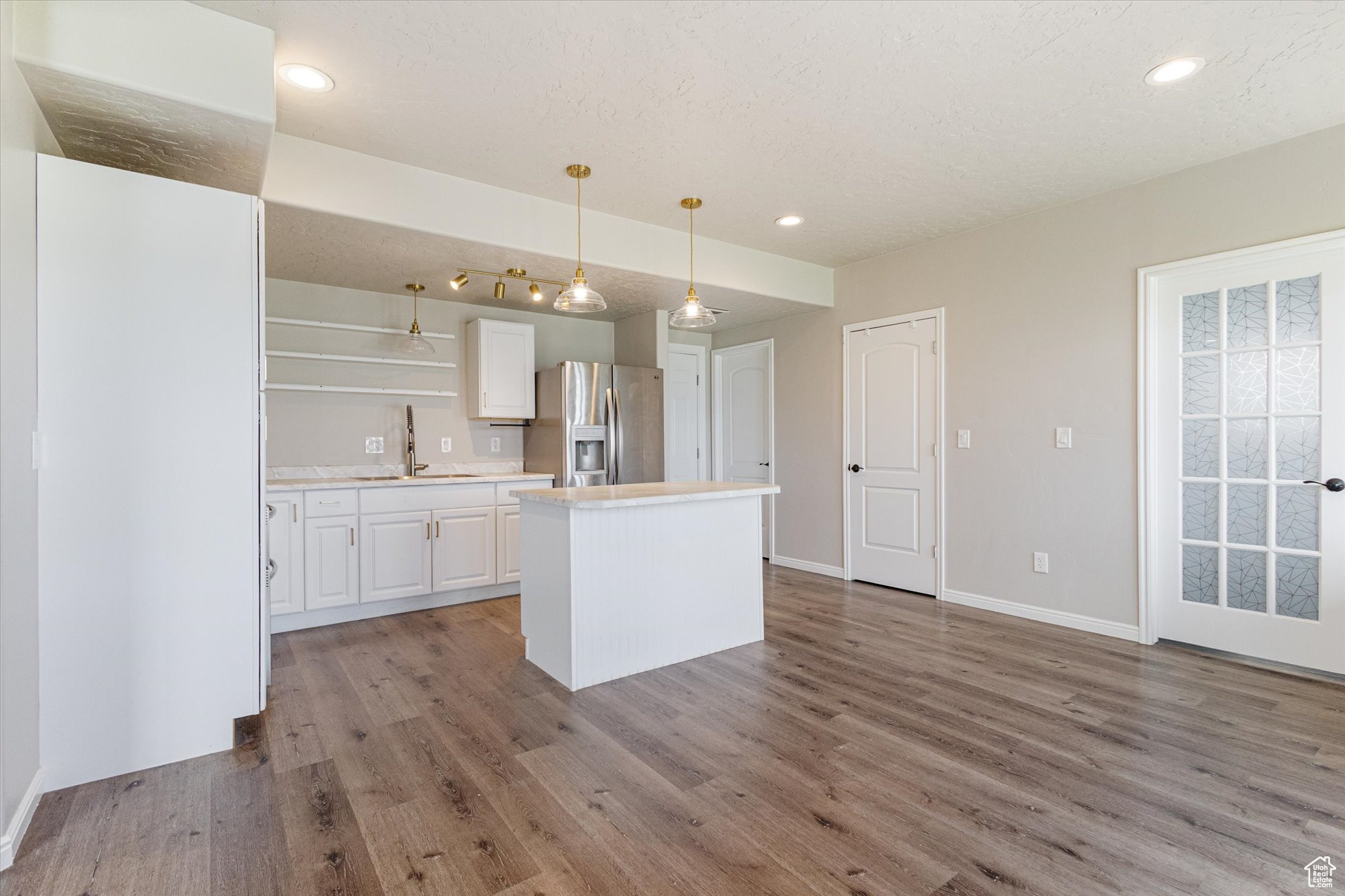 THE BENCHES - Residential