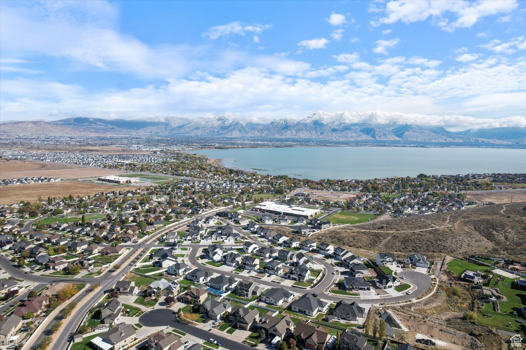 THE BENCHES - Residential