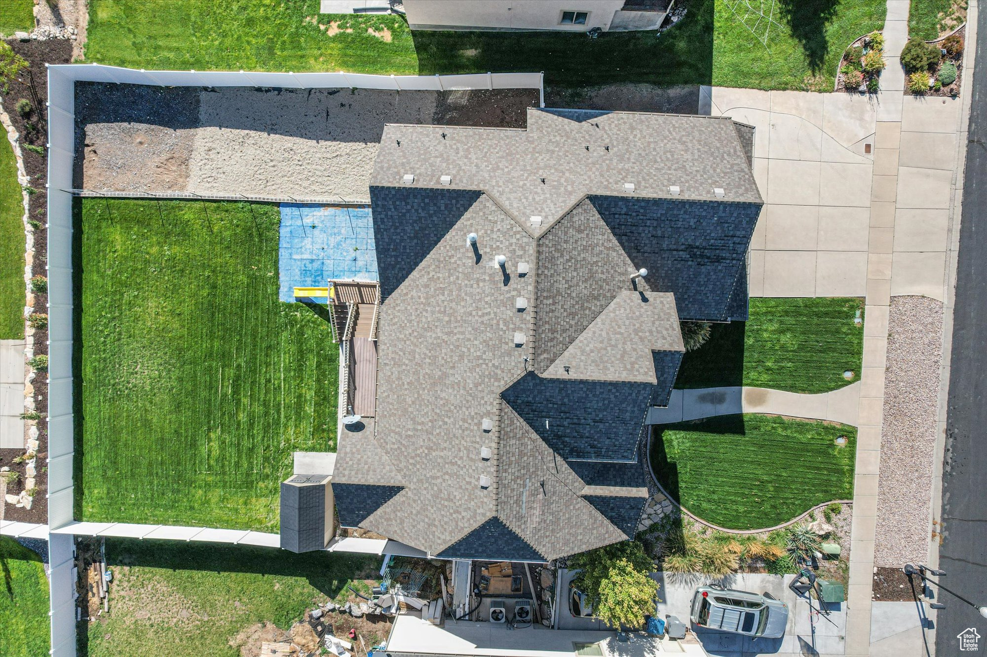 THE BENCHES - Residential