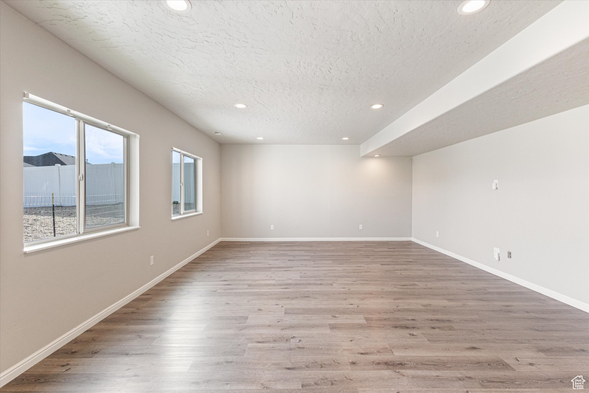 THE BENCHES - Residential