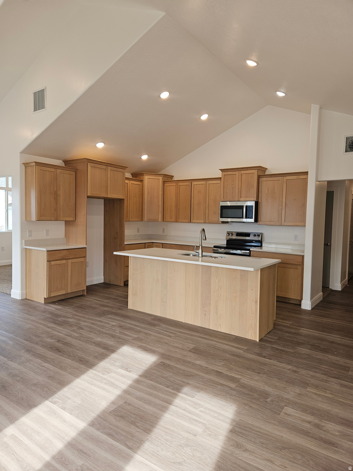 COUNTRY VIEW VILLAS - Residential