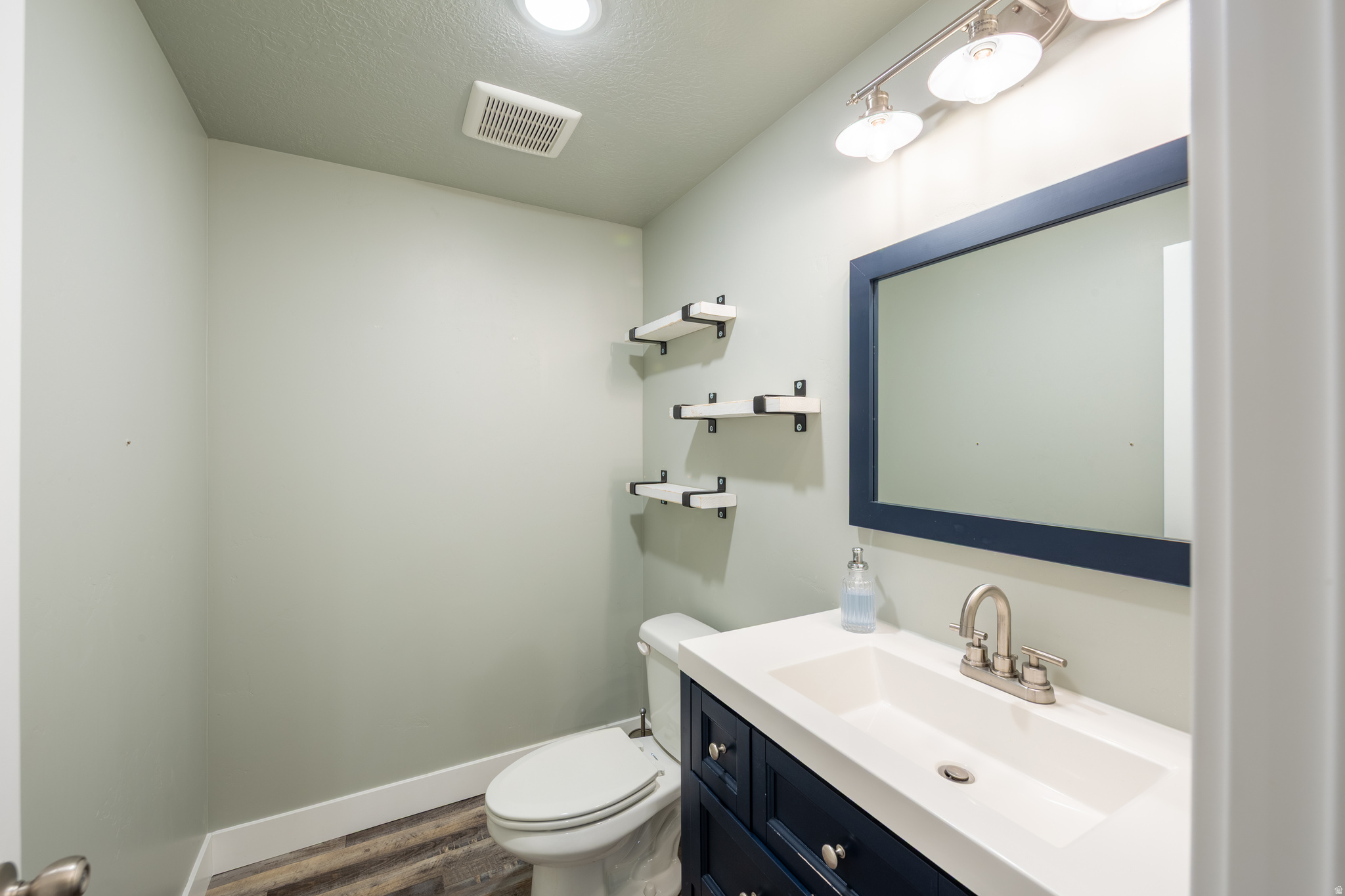 HOLBROOK FARMS - Residential Lease