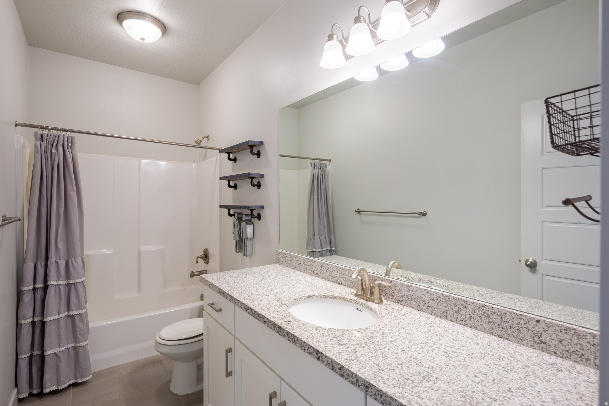 HOLBROOK FARMS - Residential Lease