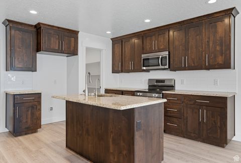 Tiny photo for 1502 S WINDSONG DR, Santaquin, UT 84655 (MLS # 2111223)
