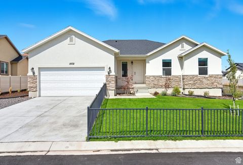 Photo of 1502 S WINDSONG DR, Santaquin, UT 84655 (MLS # 2111223)